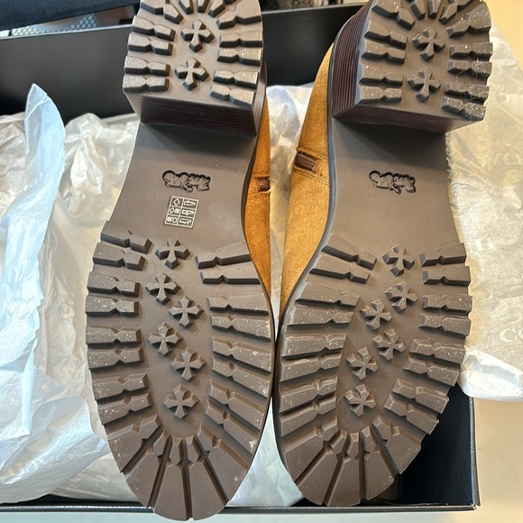 Size 10 B joy suede booty made by coach in box never worn no tags - Picture 4 of 4